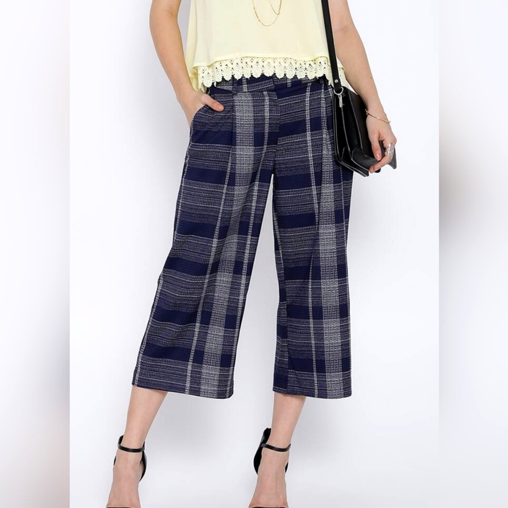Mango wide leg pants. Waist 15".  EUC